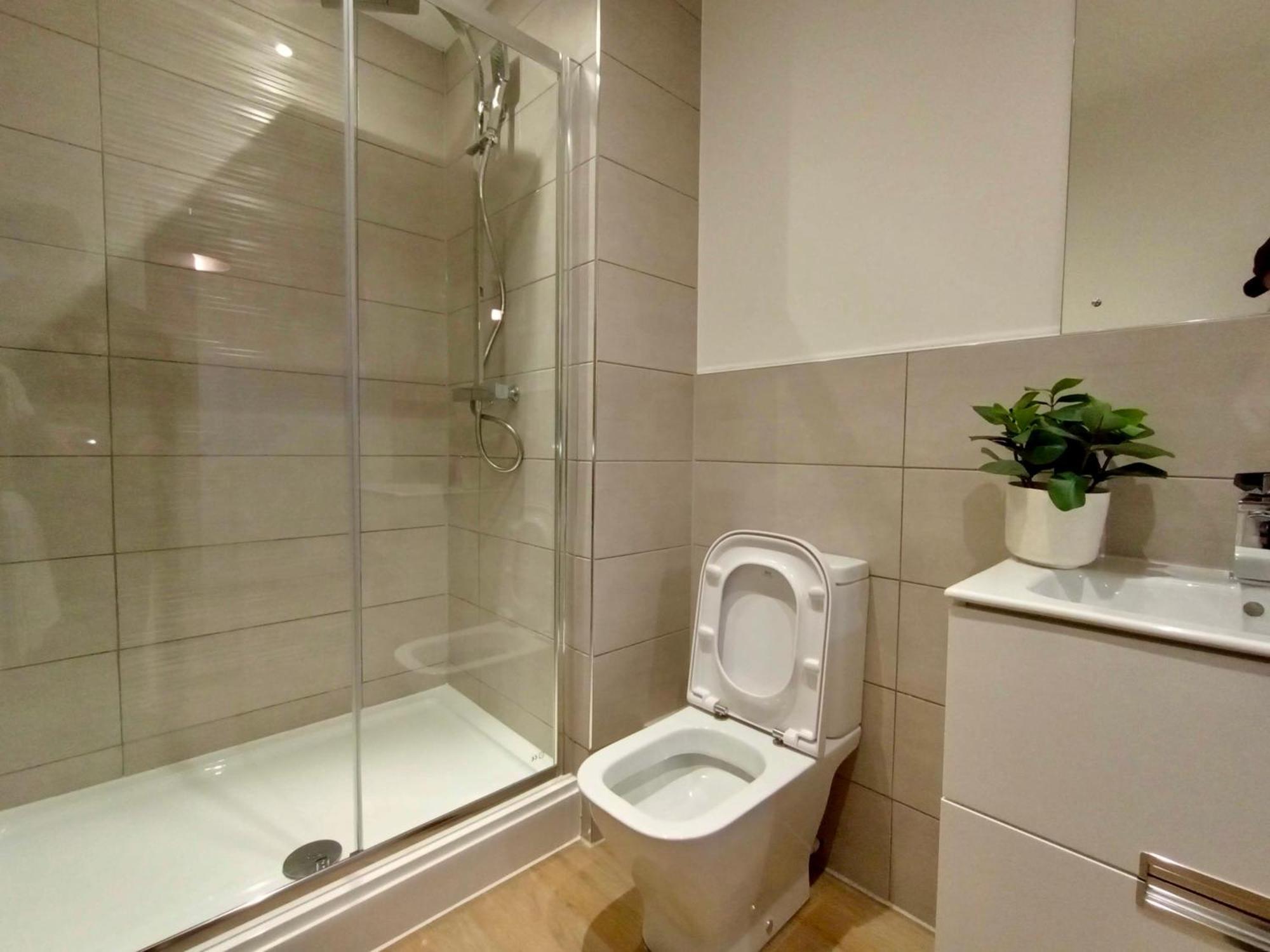 Apartament Luxury 2 Bed 2 Bath Flat Near Old Trafford Manchester Zewnętrze zdjęcie