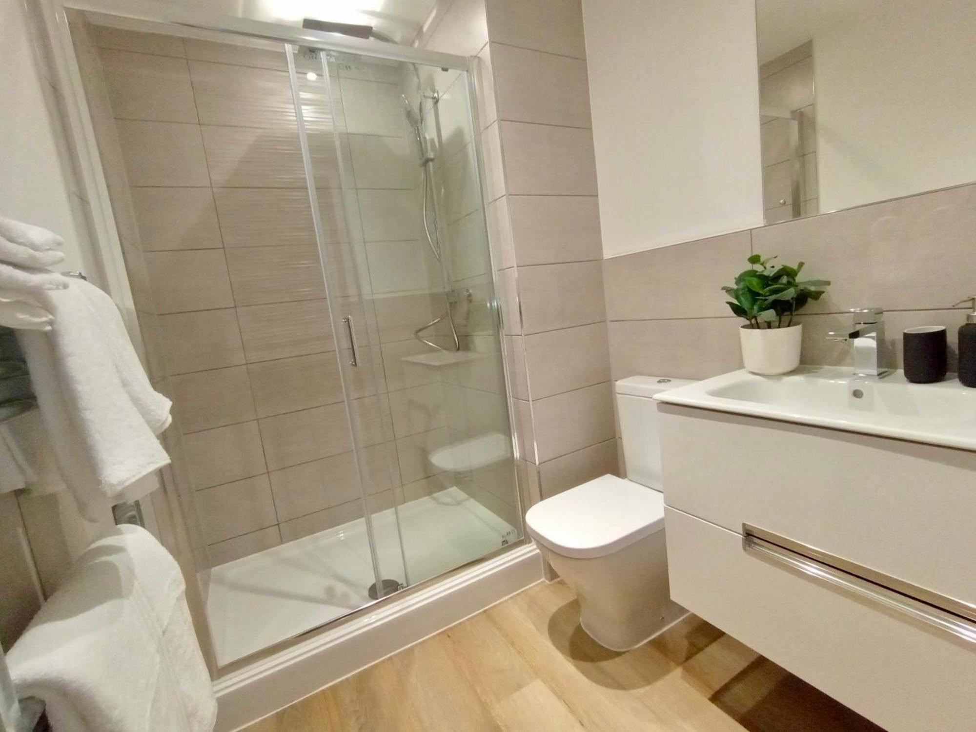 Apartament Luxury 2 Bed 2 Bath Flat Near Old Trafford Manchester Zewnętrze zdjęcie