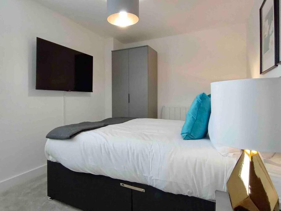Apartament Luxury 2 Bed 2 Bath Flat Near Old Trafford Manchester Zewnętrze zdjęcie