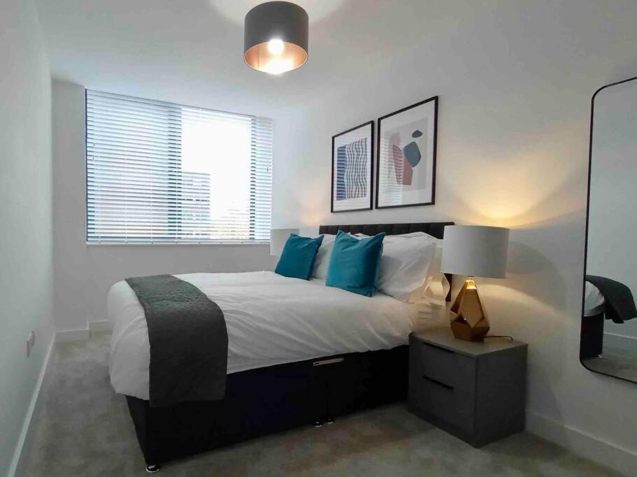 Apartament Luxury 2 Bed 2 Bath Flat Near Old Trafford Manchester Zewnętrze zdjęcie