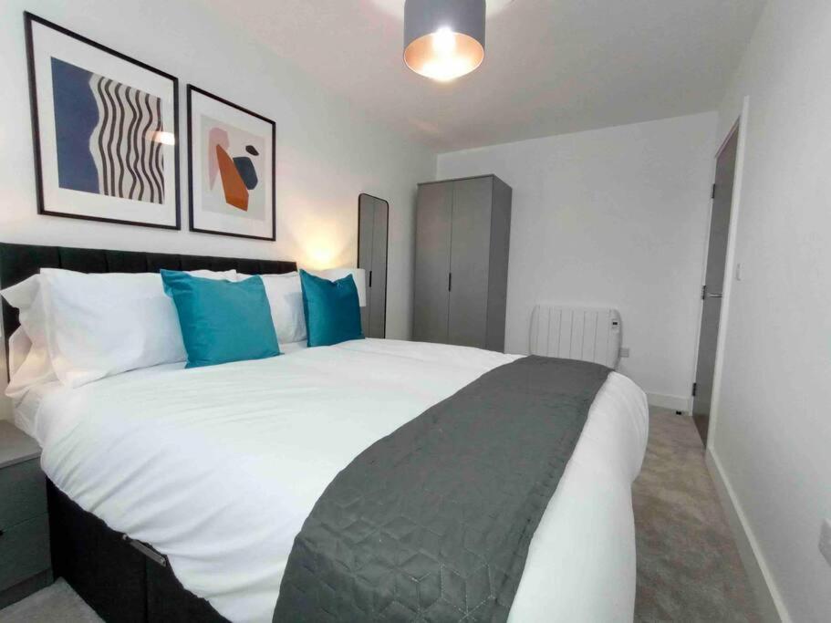 Apartament Luxury 2 Bed 2 Bath Flat Near Old Trafford Manchester Zewnętrze zdjęcie