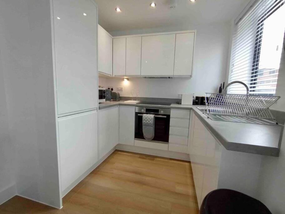 Apartament Luxury 2 Bed 2 Bath Flat Near Old Trafford Manchester Zewnętrze zdjęcie