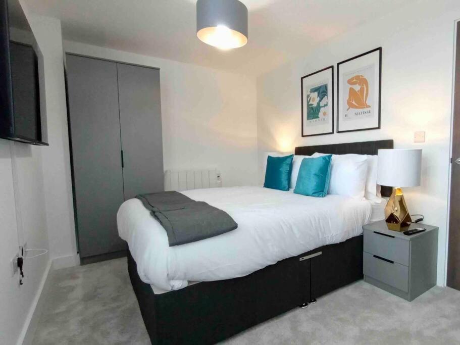 Apartament Luxury 2 Bed 2 Bath Flat Near Old Trafford Manchester Zewnętrze zdjęcie